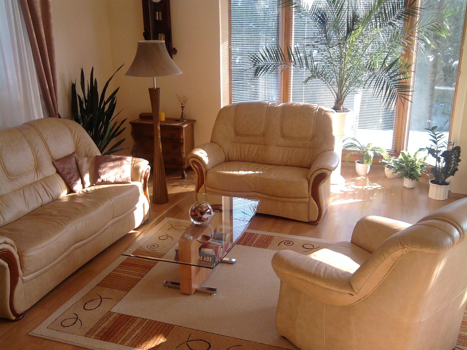 living-room-162674_1920.jpg